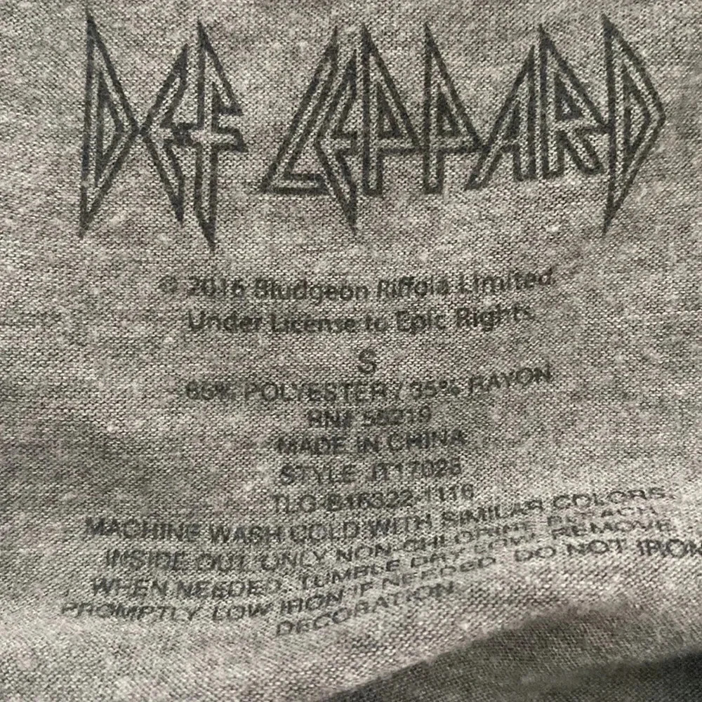 Authentic Def Leppard gray T-shirt small - Picture 5 of 5